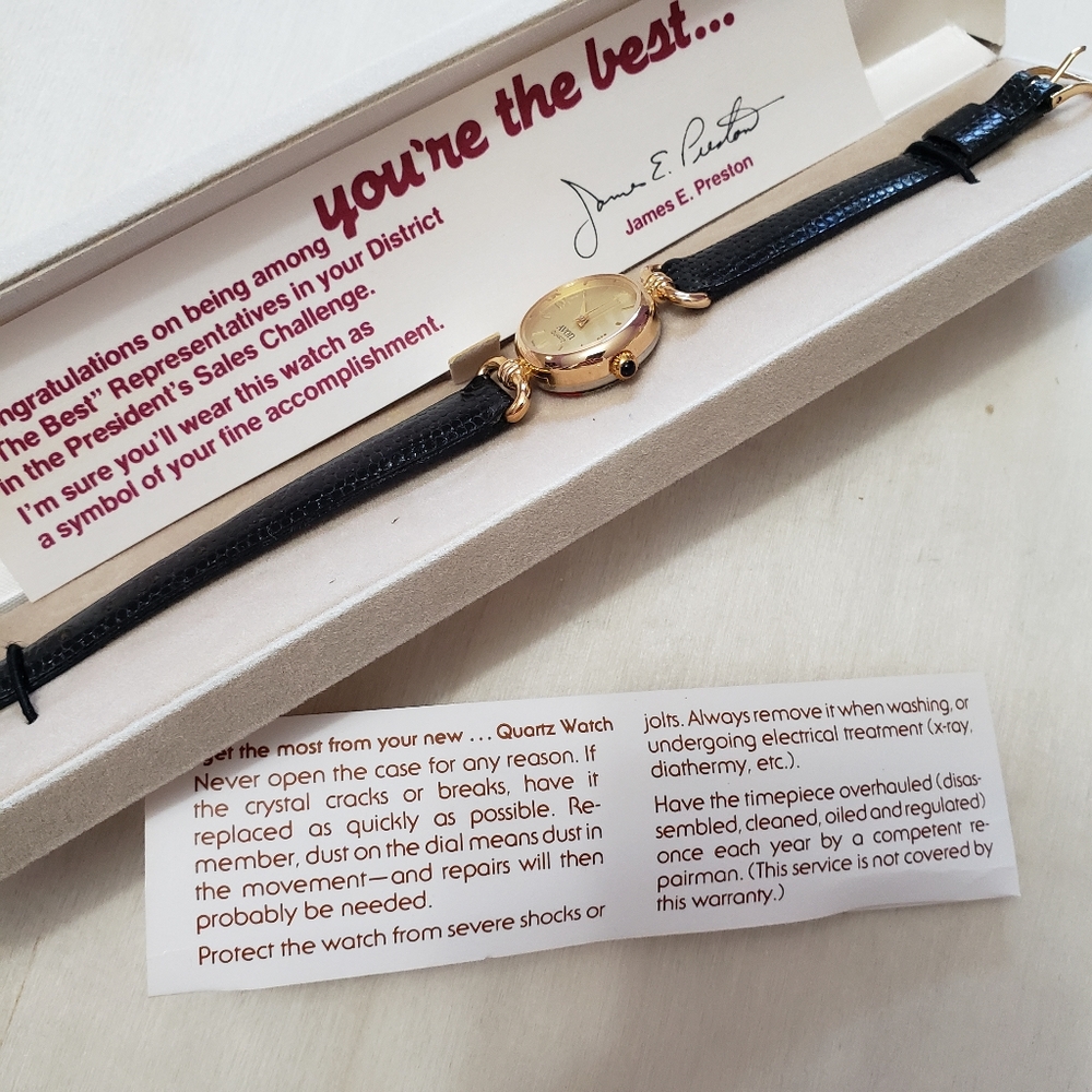 Vintage Avon watch New with box - Picture 4 of 8